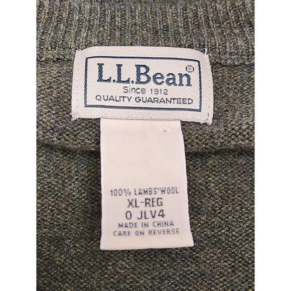 L.L. Bean Sweater Men's XL‎ Green Long Sleeve Pullover V-Neck 100% Lamb's Wool - Picture 4 of 6